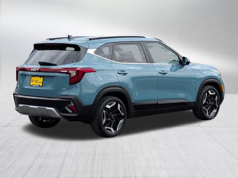 Certified 2024 Kia Seltos SX w/ SX Sunroof Package AWD/4WD image 7