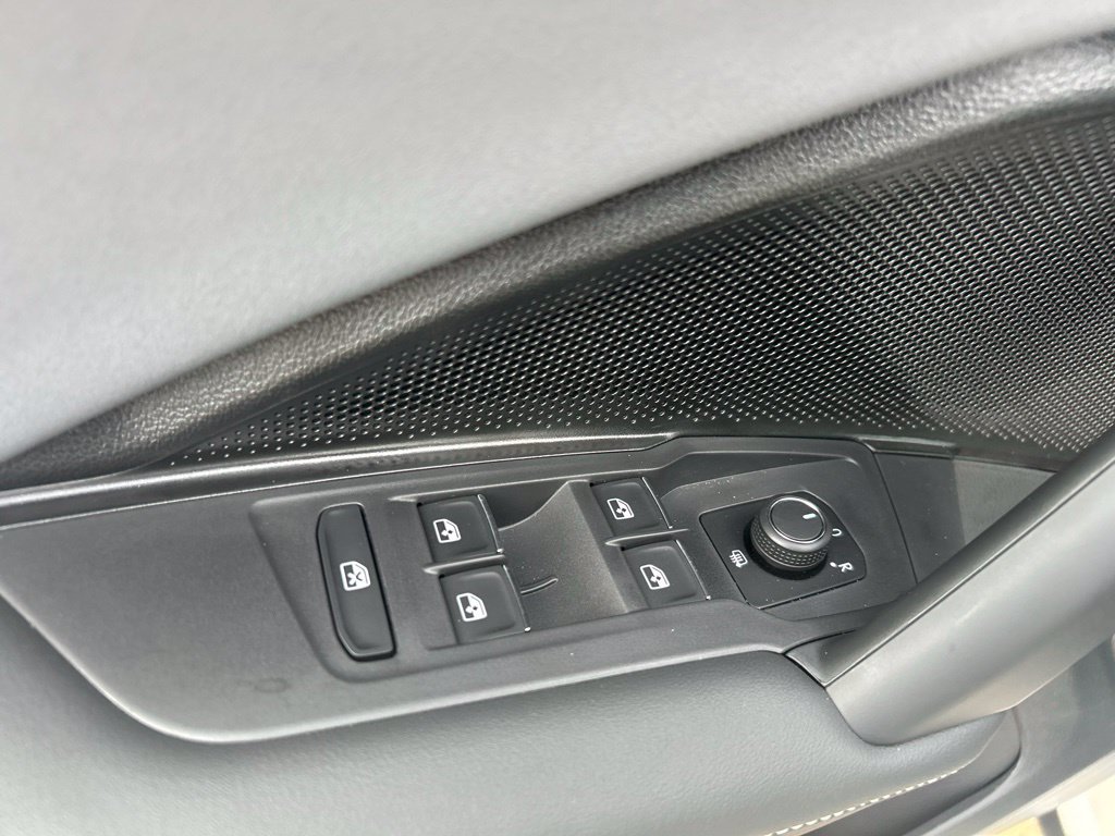 New 2026 Volkswagen Tiguan SE R-Line FWD image 52