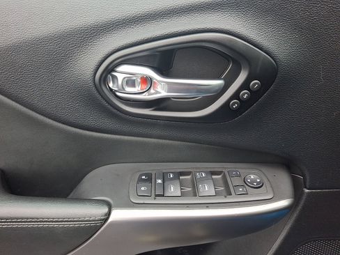 Used 2022 Jeep Cherokee Limited w/ Elite Package image 13