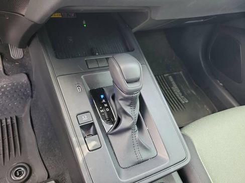 Used 2026 Toyota Corolla Cross LE FWD image 24