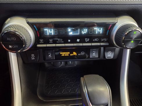 Used 2022 Toyota RAV4 XLE Premium AWD/4WD image 41
