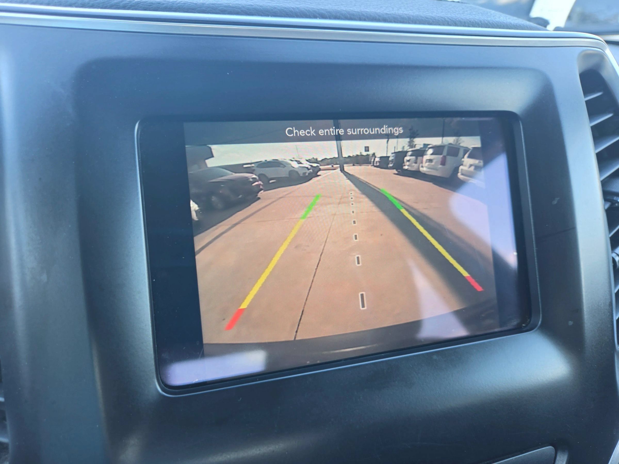 Used 2020 Jeep Cherokee Latitude AWD/4WD image 17