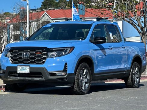 Used 2025 Honda Ridgeline TrailSport image 7