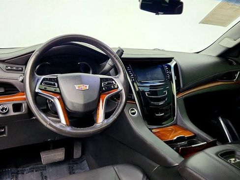 Used 2017 Cadillac Escalade Premium Luxury image 13