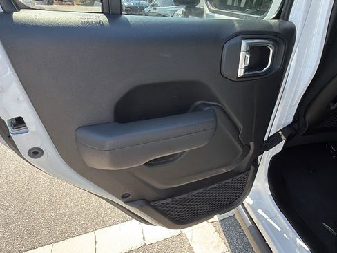 Used 2025 Jeep Wrangler Unlimited Rubicon 4xe AWD/4WD image 22