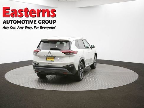 Used 2022 Nissan Rogue SL w/ SL Premium Package image 40