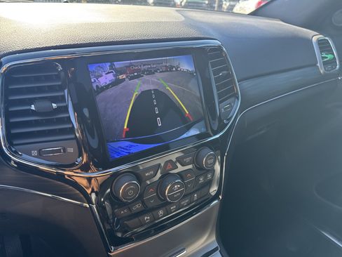 Used 2021 Jeep Grand Cherokee Limited image 23