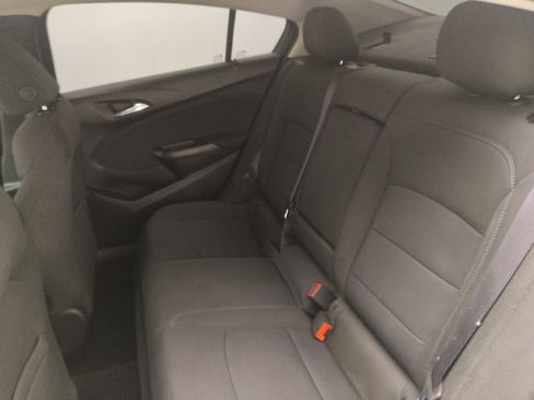 Used 2016 Chevrolet Cruze LT image 18