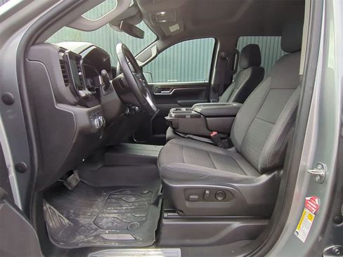 Used 2023 GMC Sierra 1500 SLE w/ X31 Off-Road Package image 16