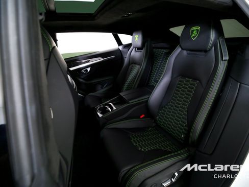 Used 2019 Lamborghini Urus AWD/4WD image 18