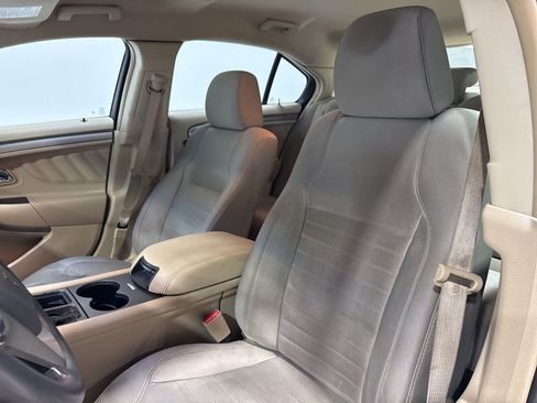 Used 2014 Ford Taurus SE image 25
