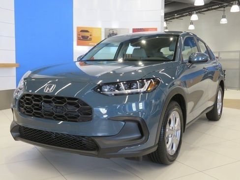 Used 2023 Honda HR-V LX image 3