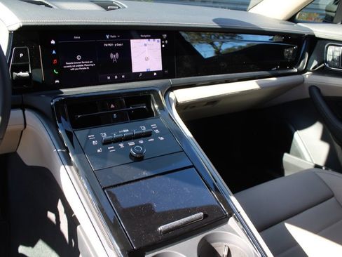 New 2026 Porsche Panamera image 23