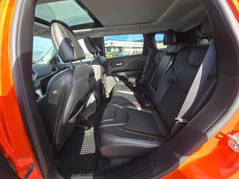 Used 2021 Jeep Cherokee Trailhawk w/ Sun, Sound & Nav Group image 18