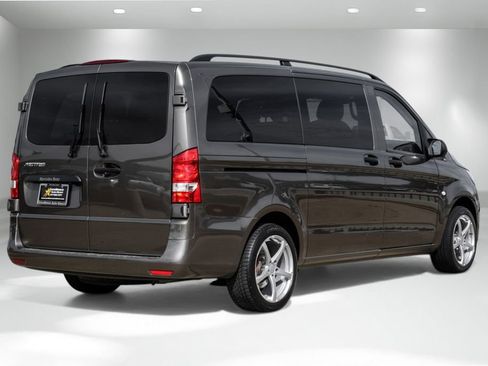 Used 2017 Mercedes-Benz Metris Passenger w/ Driver Efficiency Package image 6