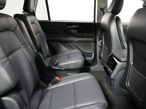 New 2026 Lincoln Aviator AWD w/ Jet Appearance Package image 18