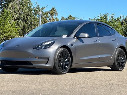 Used 2023 Tesla Model 3 Standard Range RWD image 8