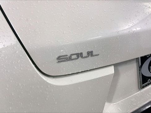 Used 2025 Kia Soul LX image 29