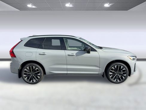 New 2026 Volvo XC60 B5 Ultra w/ Climate Package image 8