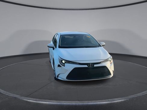 Used 2023 Toyota Corolla LE FWD image 3