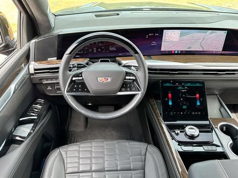 Used 2026 Cadillac Escalade Platinum Sport w/ LPO, ONYX Package AWD/4WD image 14
