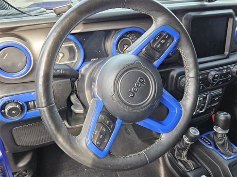 Used 2018 Jeep Wrangler Unlimited Sahara image 14