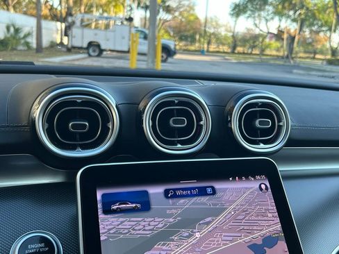 Used 2025 Mercedes-Benz C 300 4MATIC Sedan image 27