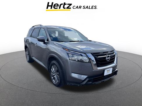 Used 2025 Nissan Pathfinder SV image 1