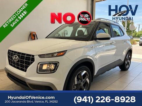 Used 2026 Hyundai Venue SEL FWD image 3