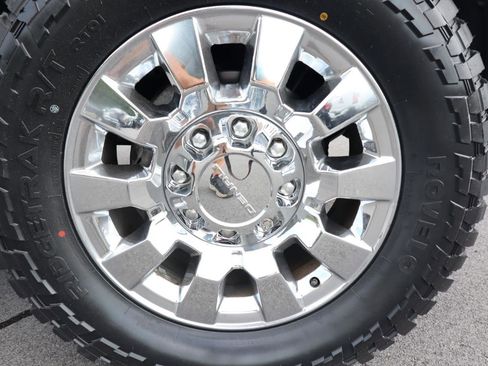 Used 2017 GMC Sierra 2500 Denali w/ Duramax Plus Package AWD/4WD image 19