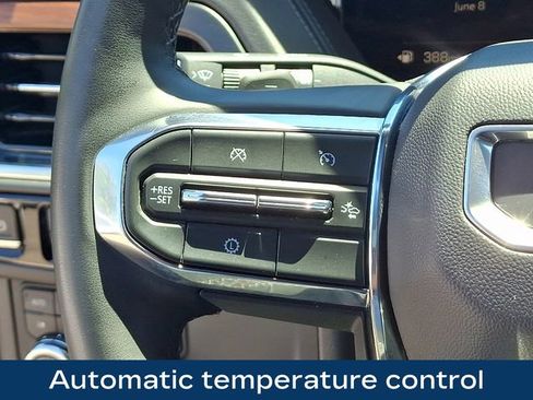 Used 2025 GMC Yukon XL Denali AWD/4WD image 7