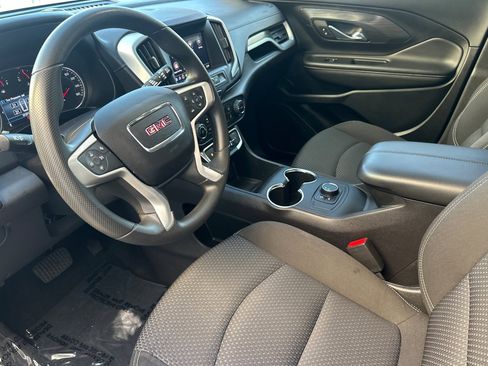 Used 2024 GMC Terrain SLE image 10