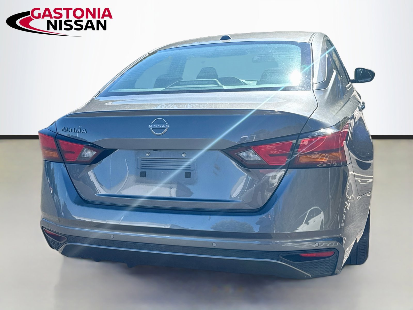 Used 2025 Nissan Altima 2.5 SV FWD image 7