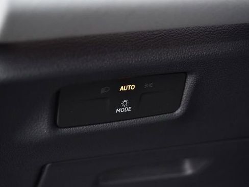 New 2026 Volkswagen Tiguan SE R-Line image 11