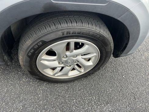 Used 2021 Hyundai Venue SE image 20