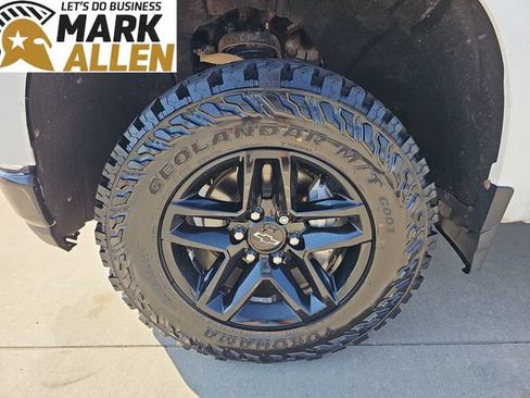 Used 2021 Chevrolet Silverado 1500 LT Trail Boss w/ Convenience Package II AWD/4WD image 32