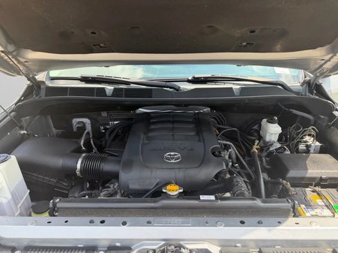 Used 2017 Toyota Tundra SR5 w/ SR5 Upgrade Package RWD image 35