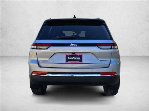 New 2025 Jeep Grand Cherokee Laredo X w/ Luxury Tech Group I AWD/4WD image 8
