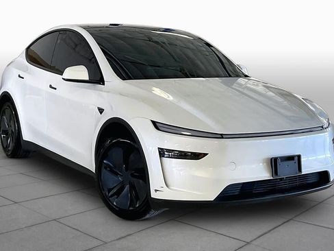 Used 2026 Tesla Model Y 2WD image 2
