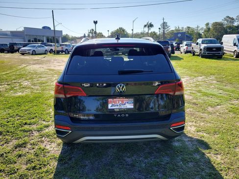 Used 2024 Volkswagen Taos SE FWD image 9