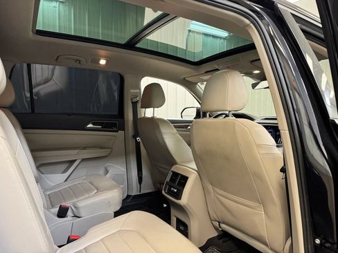Used 2019 Volkswagen Atlas SEL Premium AWD/4WD image 34