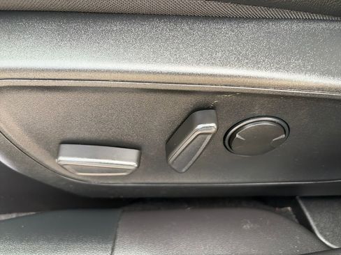 Used 2023 Ford Escape Platinum w/ Premium Technology Package AWD/4WD image 22