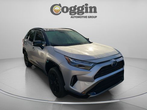 Used 2023 Toyota RAV4 XSE w/ XSE Grade Weather Package AWD/4WD image 5