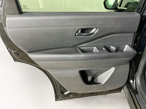 Used 2025 Nissan Pathfinder SV AWD/4WD image 25