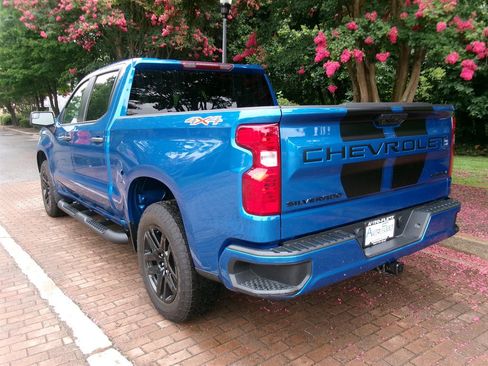 Used 2023 Chevrolet Silverado 1500 Custom w/ Rally Edition AWD/4WD image 4