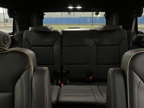 Used 2021 Chevrolet Tahoe Premier w/ Premium Package RWD image 36
