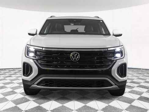 Used 2025 Volkswagen Atlas Cross Sport SE FWD image 10