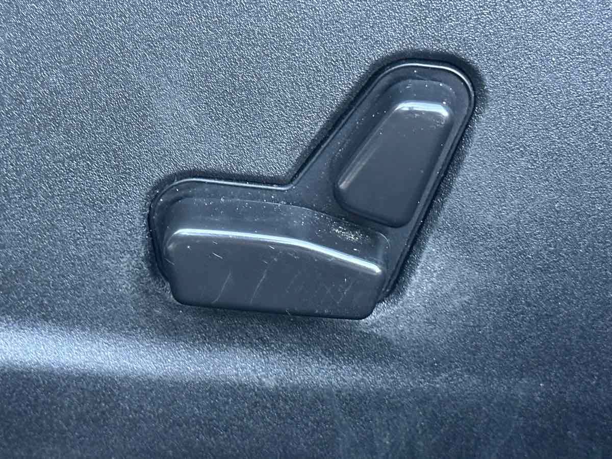 Used 2022 Dodge Charger SXT w/ Plus Group RWD image 12