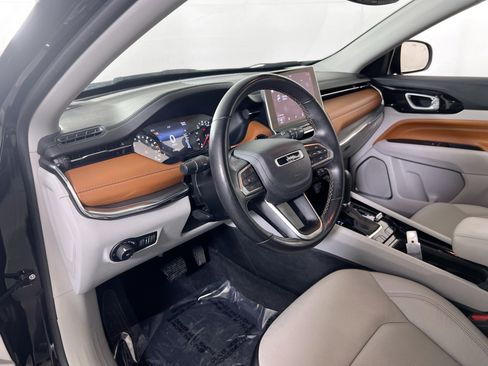 Used 2022 Jeep Compass Limited image 9