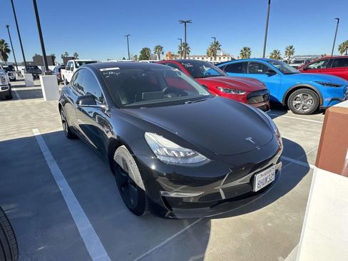 Used 2018 Tesla Model 3 Mid Range image 8